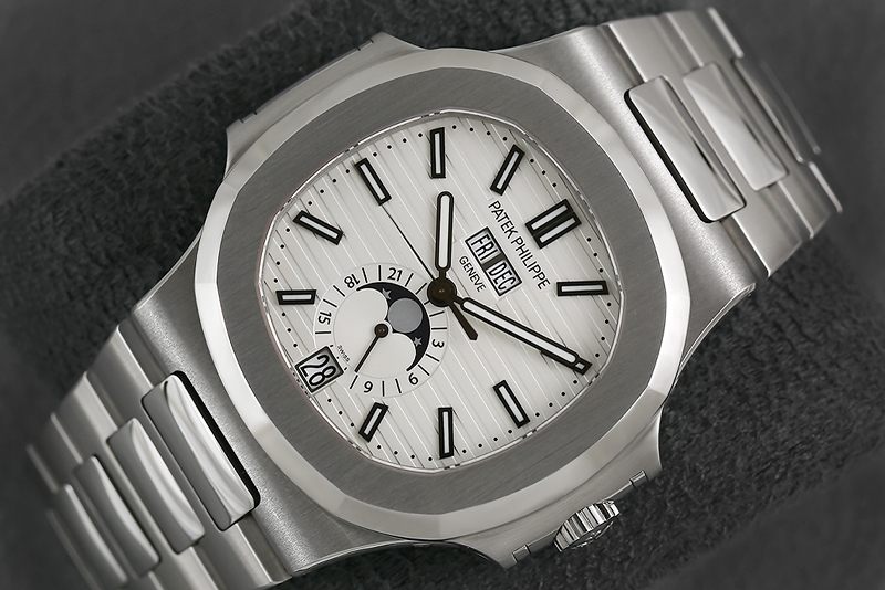 Patek Philippe รับจำนำ patek รับจำนำนาฬิกา PATEK ทุกรุ่น Nautilus AQUANAUT CALATRAVA TWENTY~4