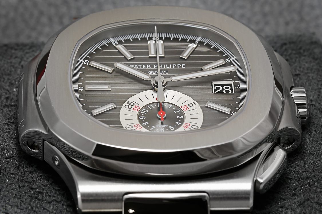 Patek Philippe รับจำนำ patek รับจำนำนาฬิกา PATEK ทุกรุ่น Nautilus AQUANAUT CALATRAVA TWENTY~4
