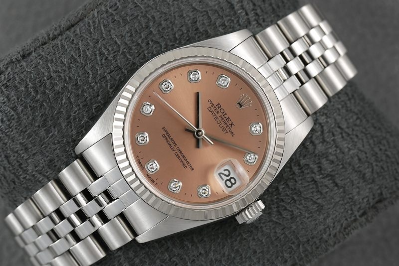 Rolex รับซื้อนาฬิกา Rolex ขายขาด ให้ราคาสูง รับเงินสดทันที